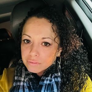 Meet your Posher, Corina